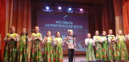 Ансамбль "Зоренька" ЦВР, рук. Ратиева Л.Н. Ансамбль "Зоренька" ЦВР, рук. Ратиева Л.Н.