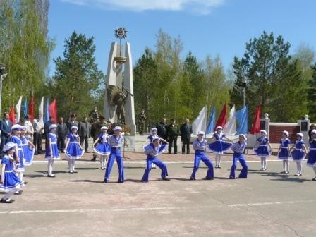 Хореографический ансамбль "Уралочка" ЦВР, рук. Саттарова Г.З. Хореографический ансамбль "Уралочка" ЦВР, рук. Саттарова Г.З.