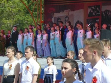 Исполнение песни "День Победы" Исполнение песни "День Победы"