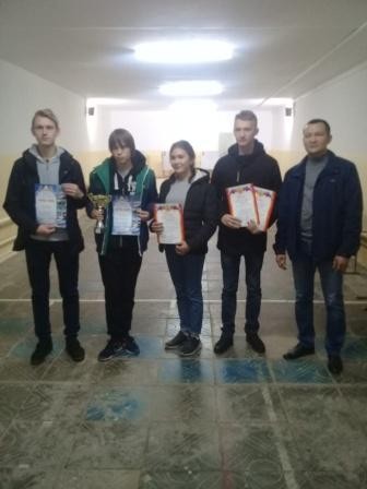 Команда победителей "Юность России" Центра внешкольной работы", рук. Тлеуов Р.З. Команда победителей "Юность России" Центра внешкольной работы", рук. Тлеуов Р.З.